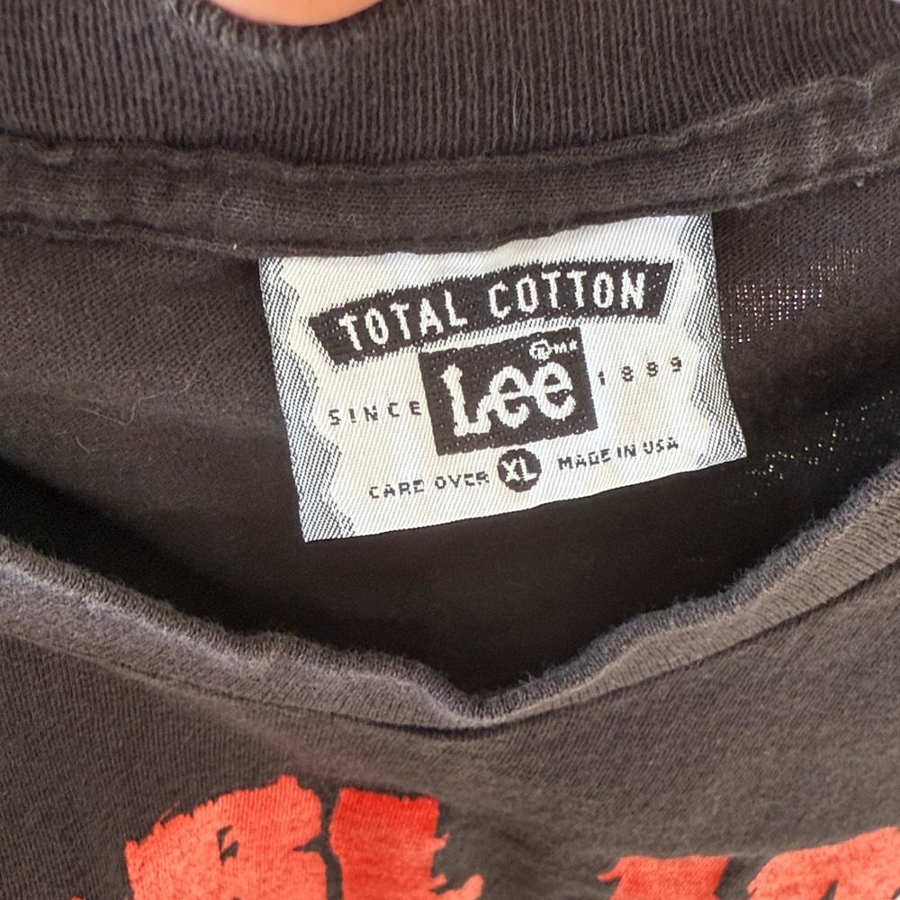 Lee Black T-Shirt with Red Graphic - Picture 2 of 3